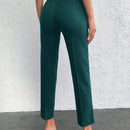 Pantalones cortos de color solido de ajuste delgado con bolsillos diagonales