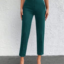 Pantalones cortos de color solido de ajuste delgado con bolsillos diagonales
