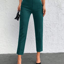 Pantalones cortos de color solido de ajuste delgado con bolsillos diagonales