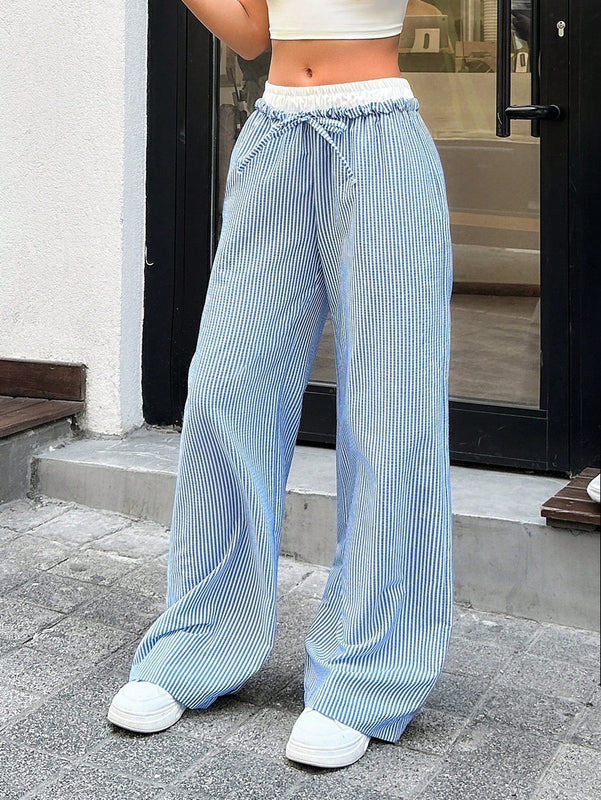 Pantalones rectos de tejido texturizado con bloqueo de color, cordon ajustable, rayas azules y ajuste relajado para mujer