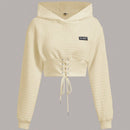 Ezwear capucha crop con slogan con parche con cordon delantero de hombros caidos