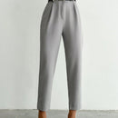 Pantalones rectos con bolsillos sesgados y arrugas para mujer