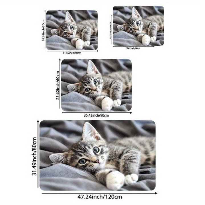 Diseño Encantador de Gato Acostado en la Cama - Alfombra Versátil para Sala de Juegos, Baño, Cocina y Espacios de Estar - Alfombra de Poliéster Lavable a Máquina con Base Antideslizante de PVC