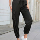 Pantalones de cargo con bolsillo con solapa, cordon ajustable y cintura elastica de saten para mujeres