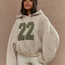 Missguided sudadera con capucha oversize de forro polar con bloque de color "22" para clima frio de otono/invierno