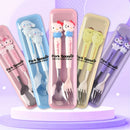 Juego de cubiertos Sanrio con tenedor y cuchara de Hello Kitty, en caja, ideal para familias, residencias, campamentos y picnics, con diseño adorable