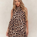 Missguided vestido corto evase sin mangas con espalda con lazada de estampado de leopardo
