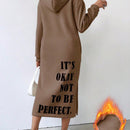 Relaxiva vestido sudadera casual de felpa con capucha, manga larga, bajo con abertura, cordon ajustable, estampado de lema para mujer, otono/invierno