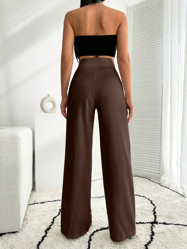 Pantalon palazzo de pierna ancha blanco con detalle de boton