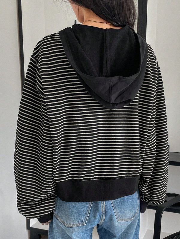 Dazy sudadera corta con capucha de manga larga de hombros caidos a rayas para mujer de primavera y otono