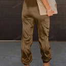 Pantalones de cargo con bolsillo con solapa, cordon ajustable y cintura elastica de saten para mujeres
