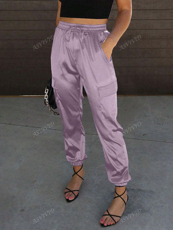 Pantalones de cargo con bolsillo con solapa, cordon ajustable y cintura elastica de saten para mujeres