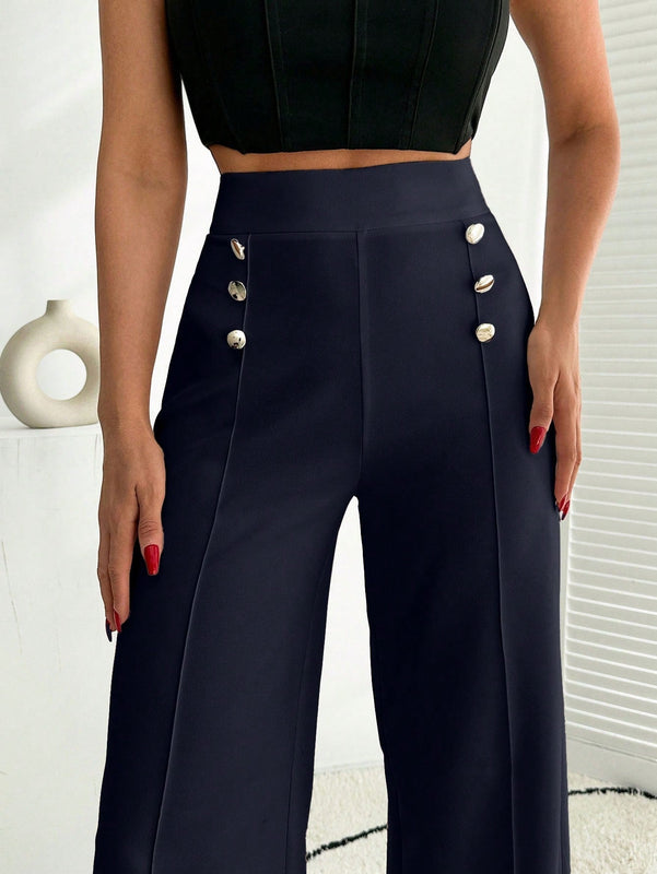 Pantalon palazzo de pierna ancha blanco con detalle de boton