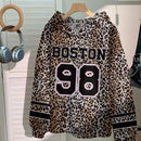 Muchic sudadera con capucha con estampado de leopardo minimalista informal, impreso en toda la prenda, otono invierno