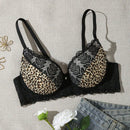 Ropa interior de mujer con estampado de leopardo, encaje en contraste y aros para el sosten