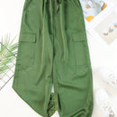 Pantalones de cargo con bolsillo con solapa, cordon ajustable y cintura elastica de saten para mujeres