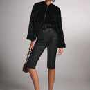 Bae pantalones ajustados a media pierna de color negro solido, versatiles, para uso casual/fiesta nocturna/ropa de calle, con botones y bolsillo, y bajo con abertura, de twill recubierto y con estilo