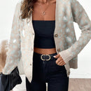 Essnce cardigan informal con botones al frente y hombros caidos con estampado de leopardo, apropiado para otono/invierno
