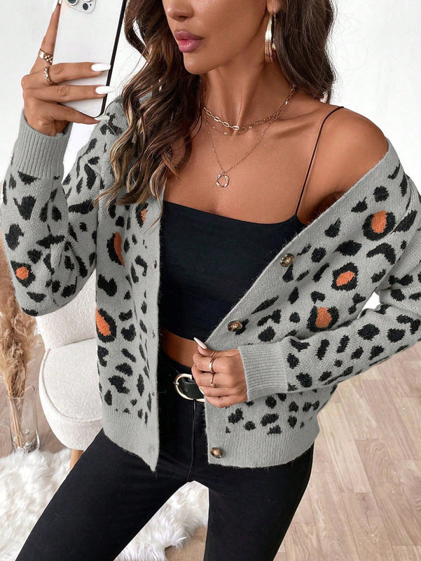Essnce cardigan de manga larga con botones para mujer, diseno minimalista para uso diario