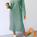 Relaxiva vestido sudadera casual de felpa con capucha, manga larga, bajo con abertura, cordon ajustable, estampado de lema para mujer, otono/invierno