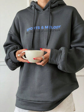 Dazy sudadera con capucha de felpa con estampado de letras, estilo casual y holgado para mujer