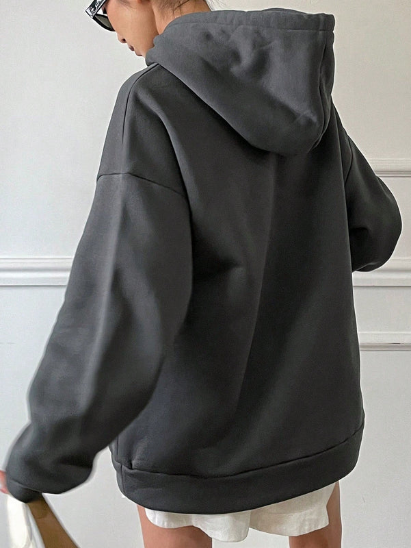 Dazy sudadera con capucha de felpa con estampado de letras, estilo casual y holgado para mujer