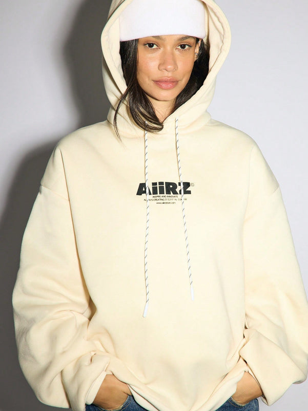 Aiirz sudadera ancha de hombros caidos con detalle de logotipo