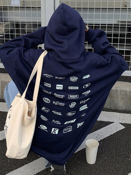Dazy sudadera con capucha de felpa informal con adorno de letras de tendencia para mujeres