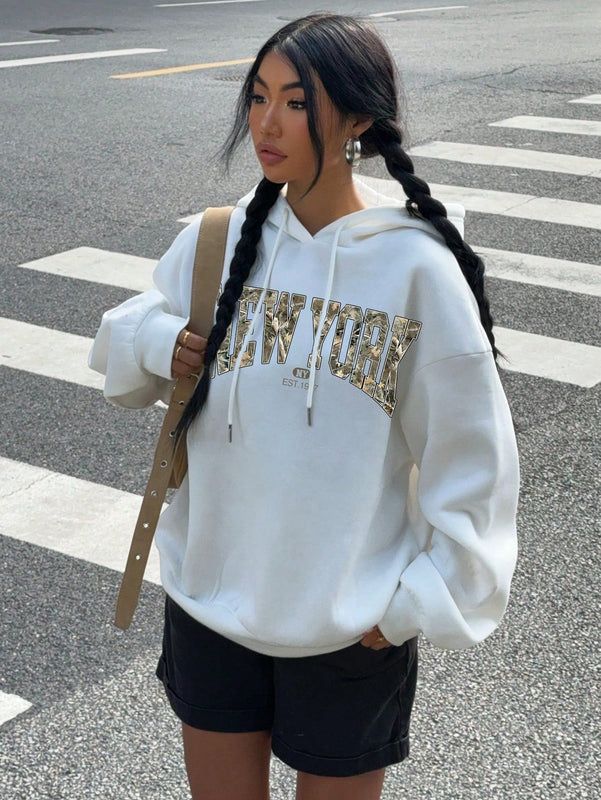 Ezwear sudadera holgada con capucha de felpa gruesa con estampado minimalista casual de leopardo y estrella en blanco para mujeres