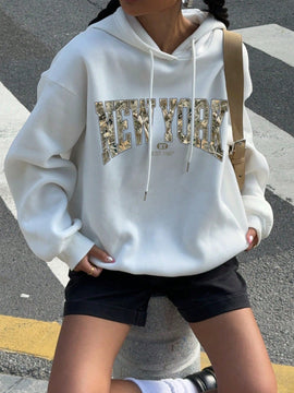 Ezwear sudadera holgada con capucha de felpa gruesa con estampado minimalista casual de leopardo y estrella en blanco para mujeres