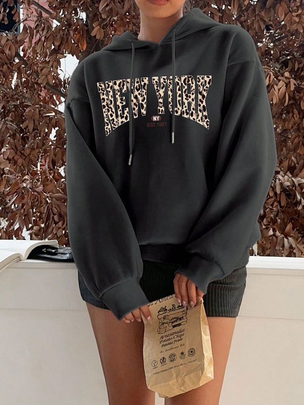 Ezwear sudadera holgada con capucha de felpa gruesa con estampado minimalista casual de leopardo y estrella en blanco para mujeres