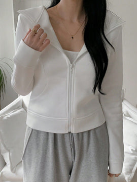 Dazy sudadera con capucha forrada de felpa con detalle de costura en contraste, de ajuste casual