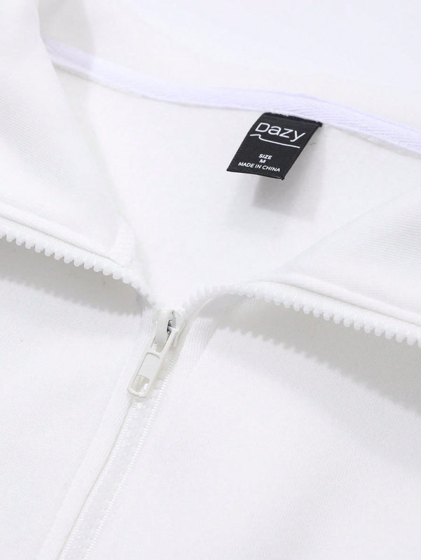 Dazy sudadera con capucha forrada de felpa con detalle de costura en contraste, de ajuste casual