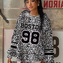 Muchic sudadera con capucha con estampado de leopardo minimalista informal, impreso en toda la prenda, otono invierno