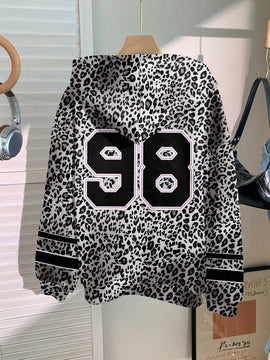 Muchic sudadera con capucha con estampado de leopardo minimalista informal, impreso en toda la prenda, otono invierno