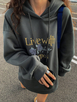 Dazy sudadera de felpa con estampado de letras de estilo callejero retro para mujer