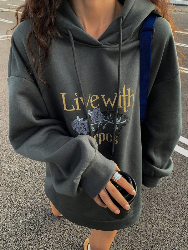 Dazy sudadera de felpa con estampado de letras de estilo callejero retro para mujer