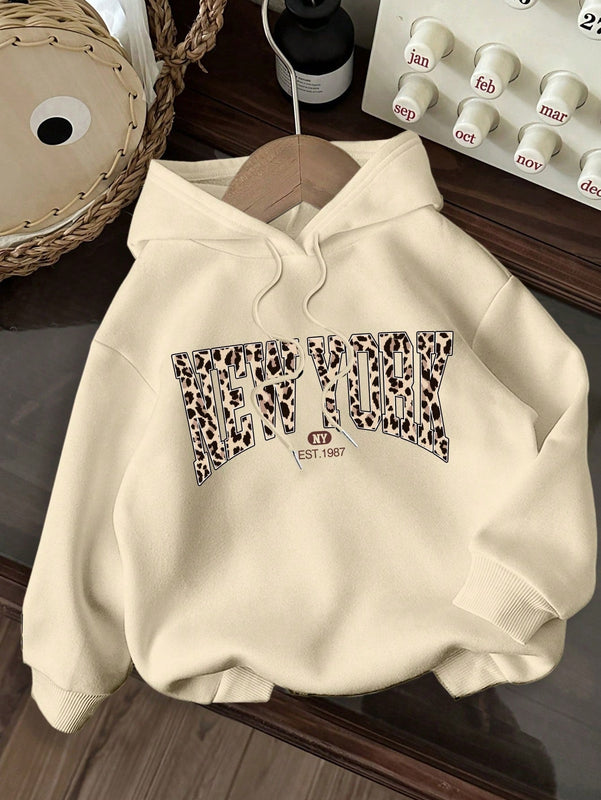 Ezwear sudadera holgada con capucha de felpa gruesa con estampado minimalista casual de leopardo y estrella en blanco para mujeres