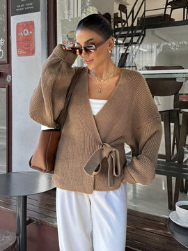 Cardigan informal de manga larga con cruce cruzado y textura acanalada de unicolor