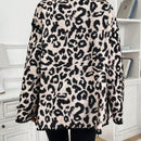 Frenchy chaqueta casual de mujer con estampado de leopardo, manga acampanada, para otono/invierno, de terciopelo con estampado de felpa (tela no esponjosa), con bolsillos delanteros con botones de color contrastante. chaqueta casual de manga larga