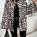 Frenchy chaqueta casual de mujer con estampado de leopardo, manga acampanada, para otono/invierno, de terciopelo con estampado de felpa (tela no esponjosa), con bolsillos delanteros con botones de color contrastante. chaqueta casual de manga larga