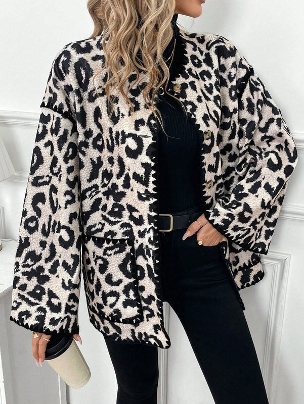 Frenchy chaqueta casual de mujer con estampado de leopardo, manga acampanada, para otono/invierno, de terciopelo con estampado de felpa (tela no esponjosa), con bolsillos delanteros con botones de color contrastante. chaqueta casual de manga larga