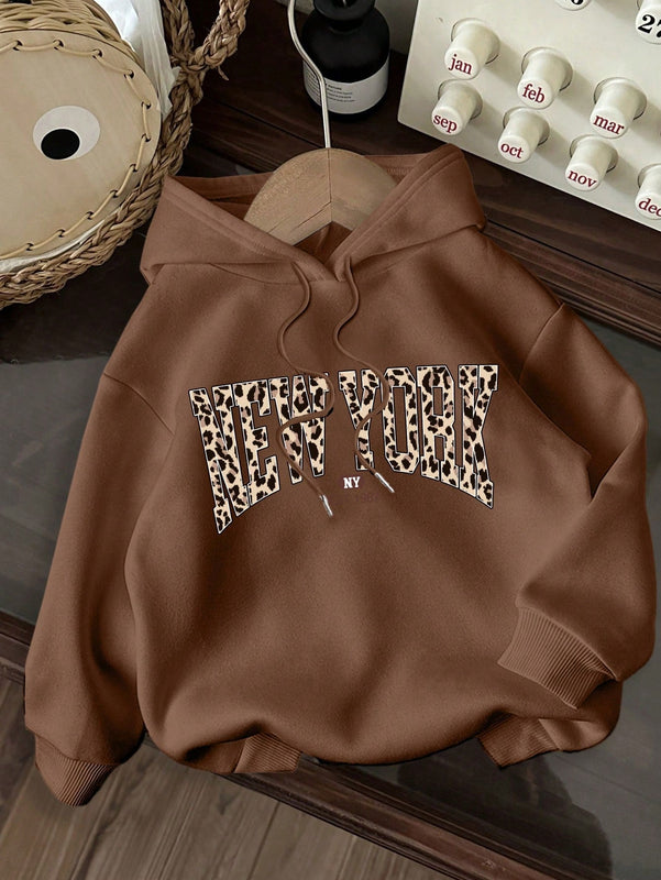 Ezwear sudadera holgada con capucha de felpa gruesa con estampado minimalista casual de leopardo y estrella en blanco para mujeres