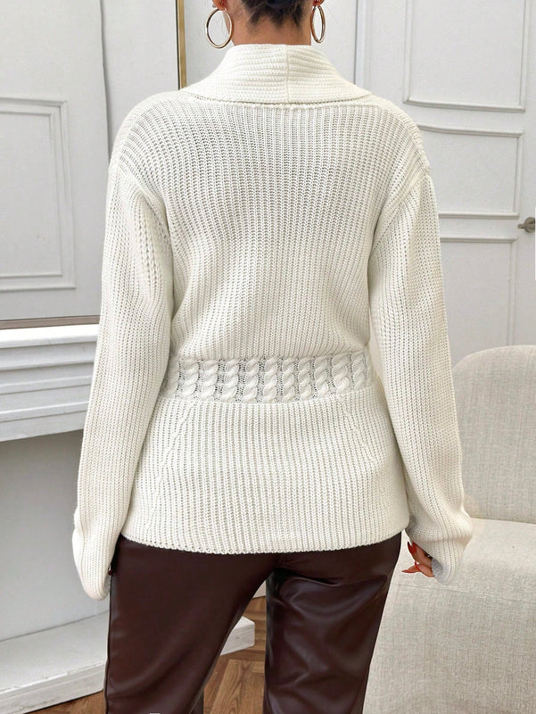 Elegante cardigan de mujer con detalles de punto de cable y cierre delantero de botones