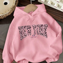 Ezwear sudadera holgada con capucha de felpa gruesa con estampado minimalista casual de leopardo y estrella en blanco para mujeres
