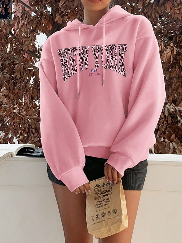 Ezwear sudadera holgada con capucha de felpa gruesa con estampado minimalista casual de leopardo y estrella en blanco para mujeres