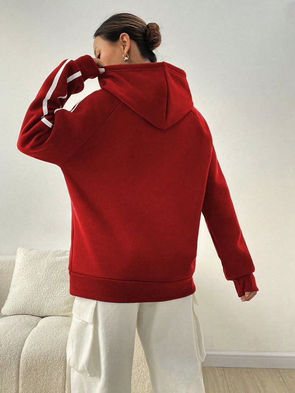Moosta sudadera con capucha con cordon y diseno de rayas de contraste, estilo callejero estadounidense