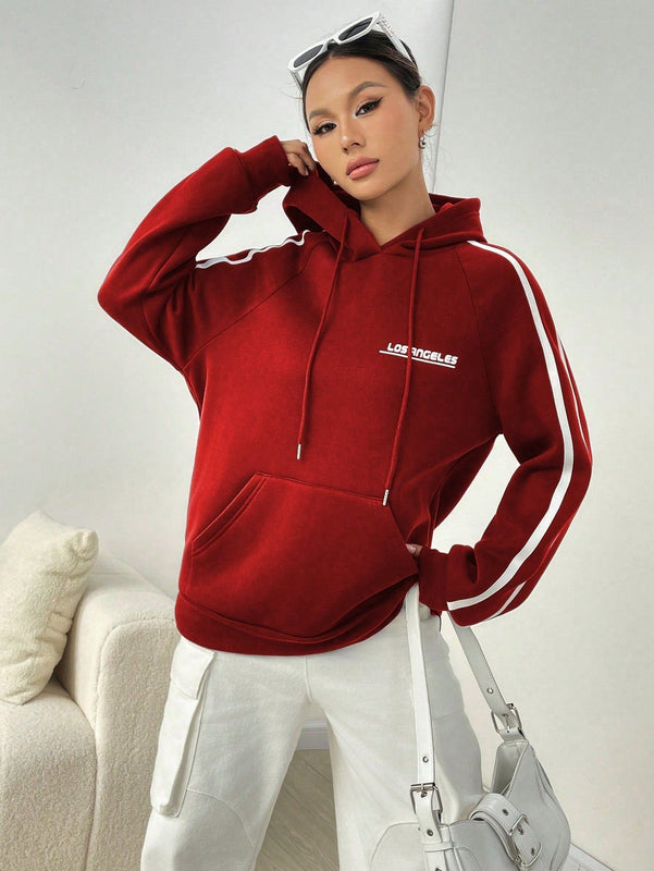 Moosta sudadera con capucha con cordon y diseno de rayas de contraste, estilo callejero estadounidense