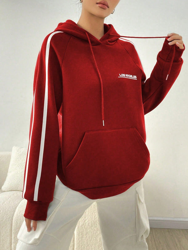 Moosta sudadera con capucha con cordon y diseno de rayas de contraste, estilo callejero estadounidense