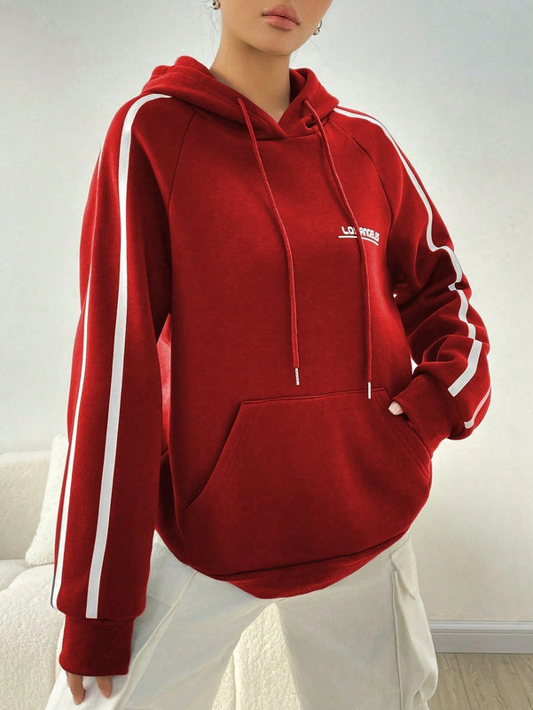 Moosta sudadera con capucha con cordon y diseno de rayas de contraste, estilo callejero estadounidense